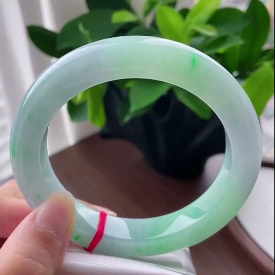紫罗兰飘绿正圈手镯